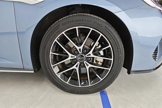 BYD Seal 2023 — фото 11