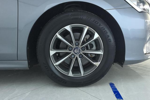 BYD QIN PLUS Hybrid 2021 — фото 10