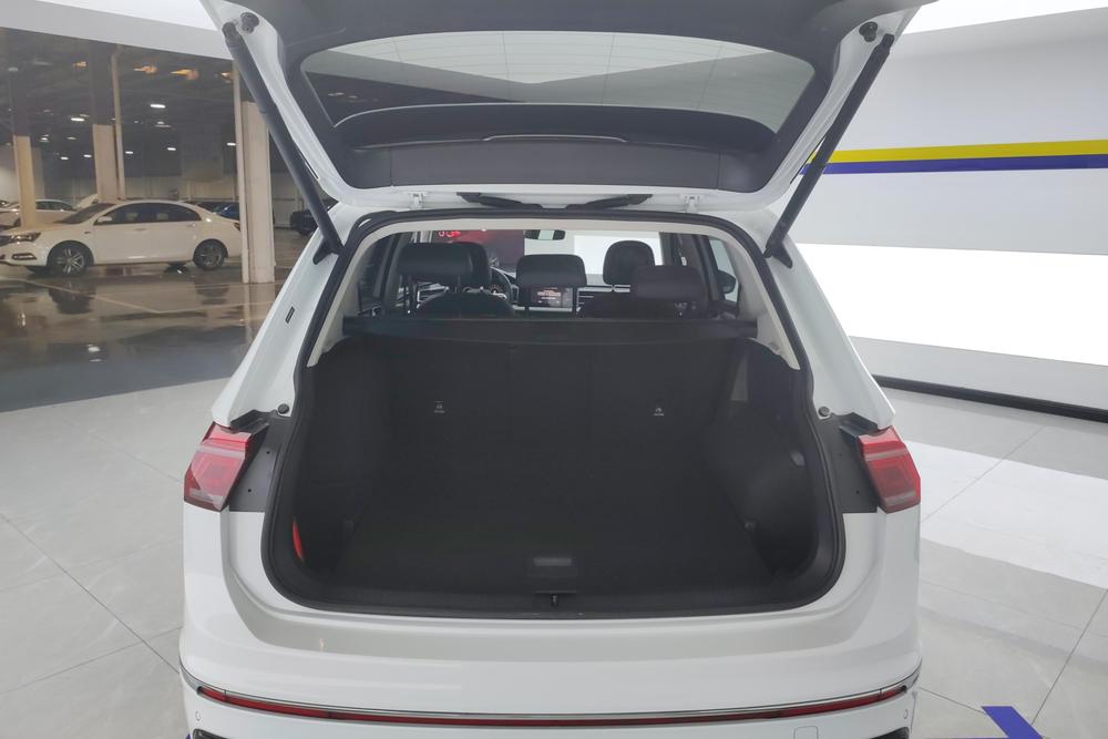 Volkswagen Tiguan L PHEV, фото 17