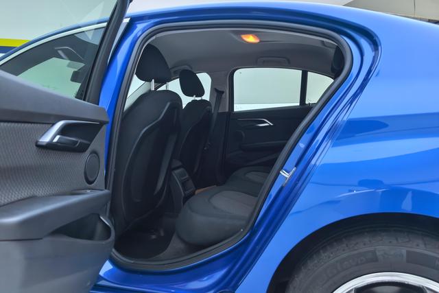 BMW 1 Series 2018 — фото 16