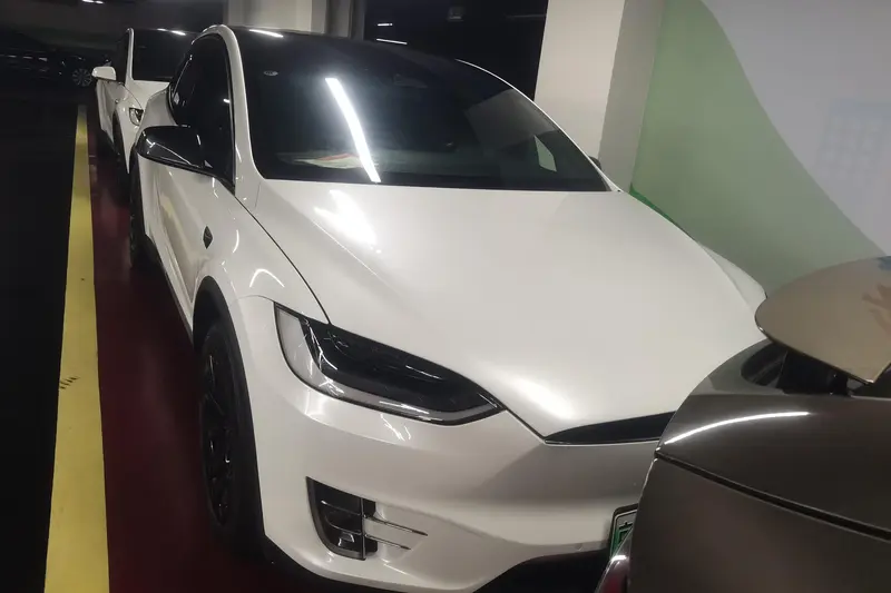 Tesla Model X — фото 2