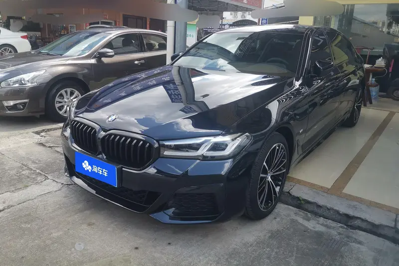 BMW 5 Series — фото 1