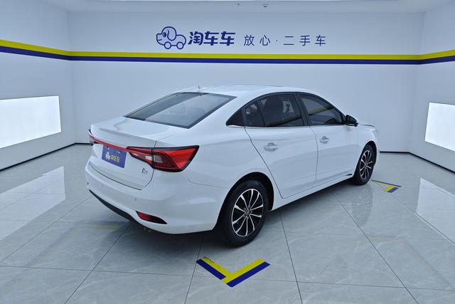 Roewe i5 2020 — фото 3