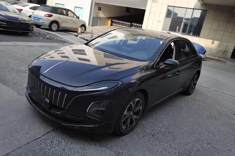 Hongqi E-QM5