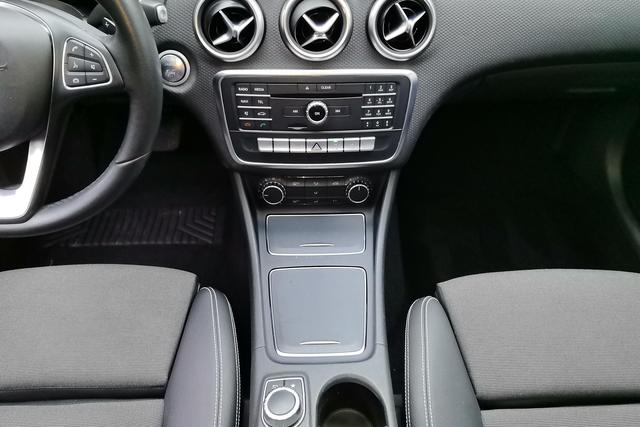 Mercedes Benz A-Class(Import) 2016 — фото 11