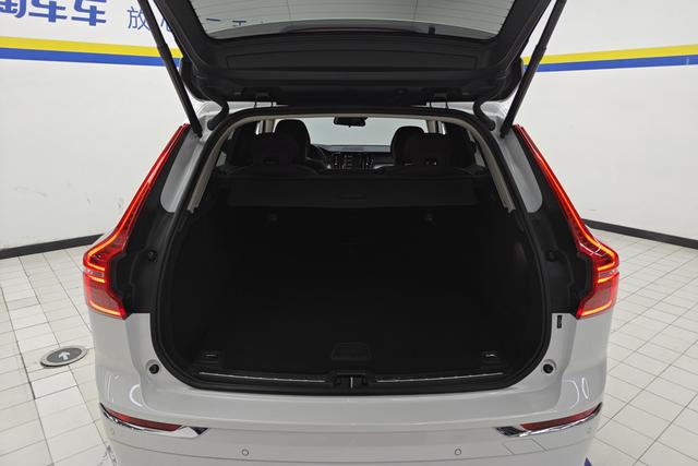 VOLVO XC60 2020 — фото 17