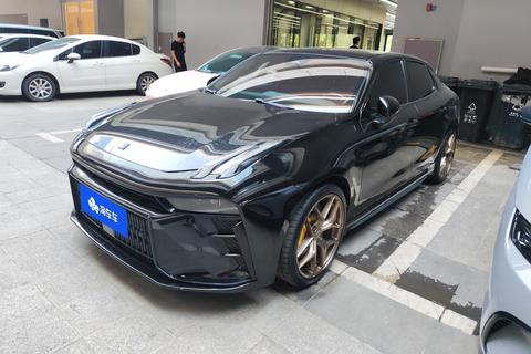 Lynk & Co 03