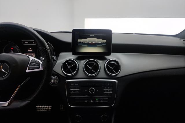 Mercedes Benz GLA-Class 2015 — фото 11