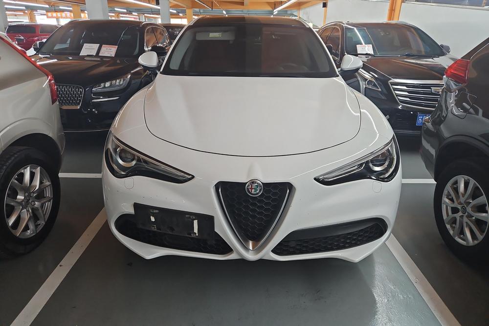 Alfa Romeo Stelvio, фото 2