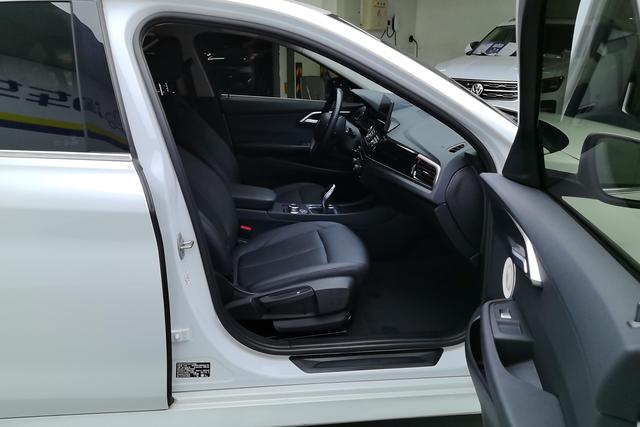 BMW 1 Series 2023 — фото 15