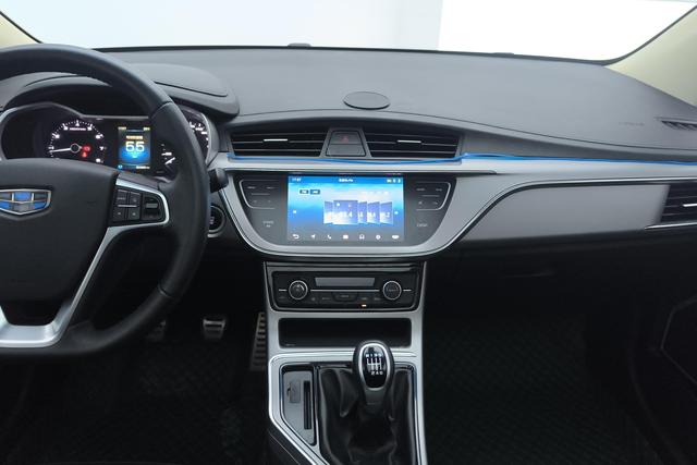 Geely Emgrand GS 2018 — фото 11