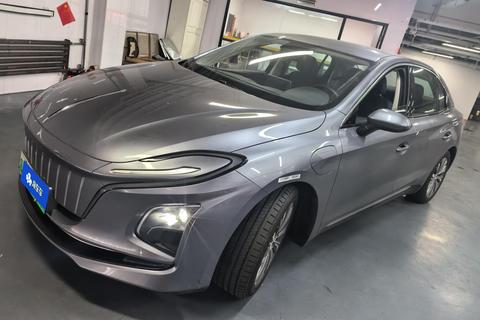 Hongqi E-QM5