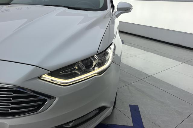 Ford Mondeo 2018 — фото 5