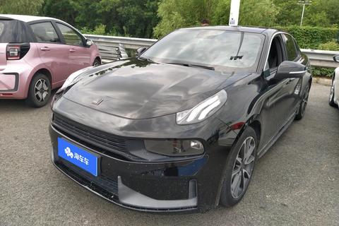Lynk & Co 03