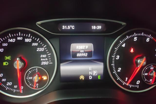 Mercedes Benz B-Class 2015 — фото 14