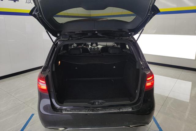 Mercedes Benz B-Class 2015 — фото 17