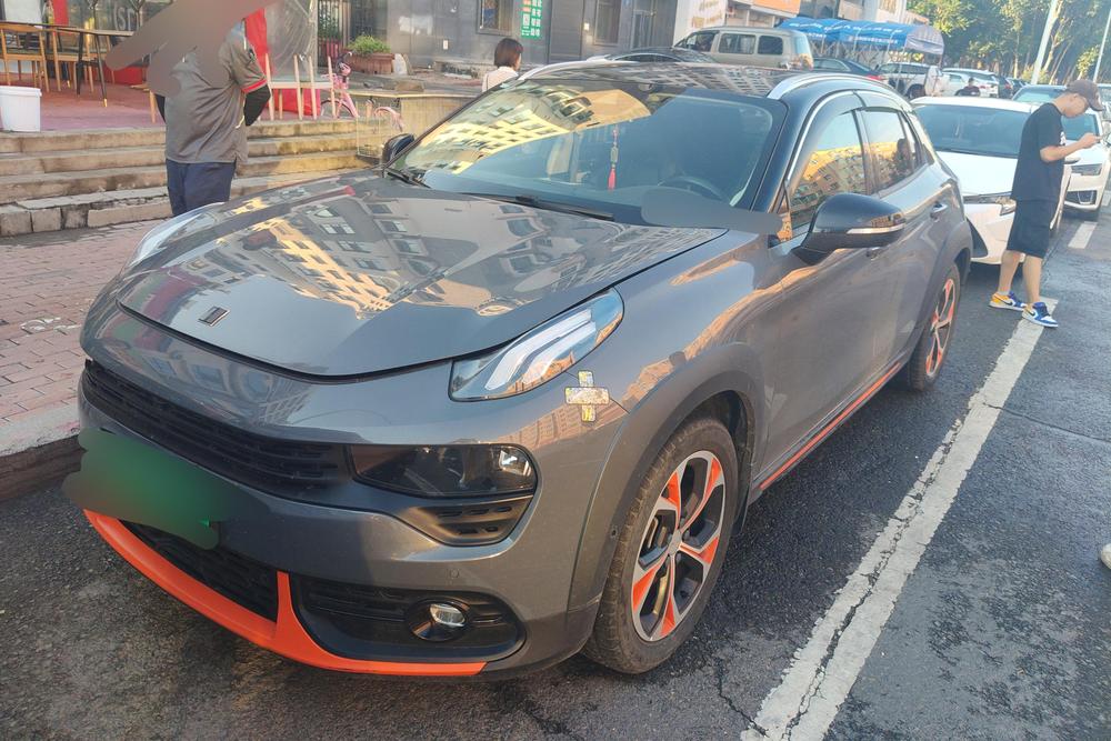 Lynk & Co 02