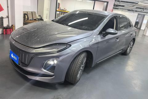 Hongqi E-QM5
