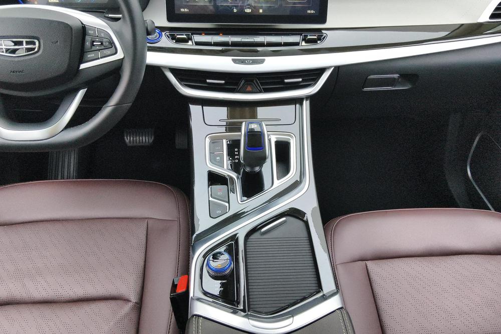 Geely Jiaji PHEV, фото 10