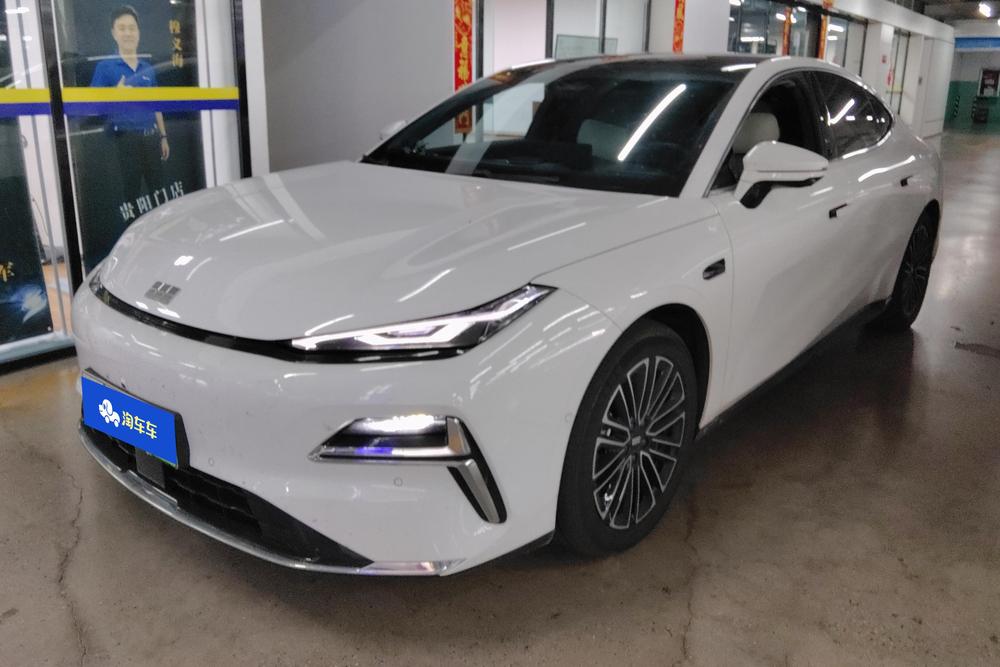 Geely Galaxy Starshine 8 PHEV