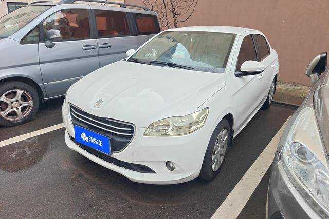 Peugeot 301 2016 1