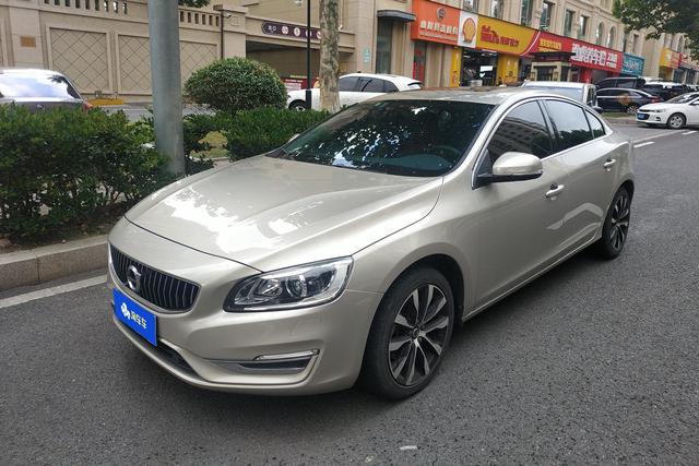 Volvo S60 2019 1