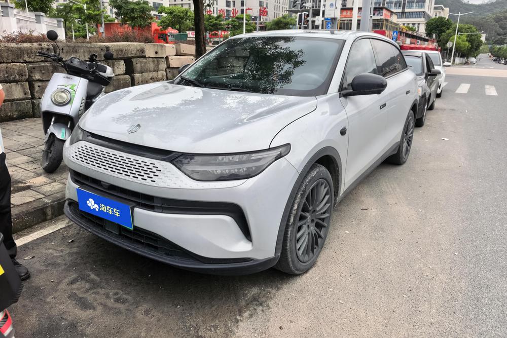 Leapmotor C11