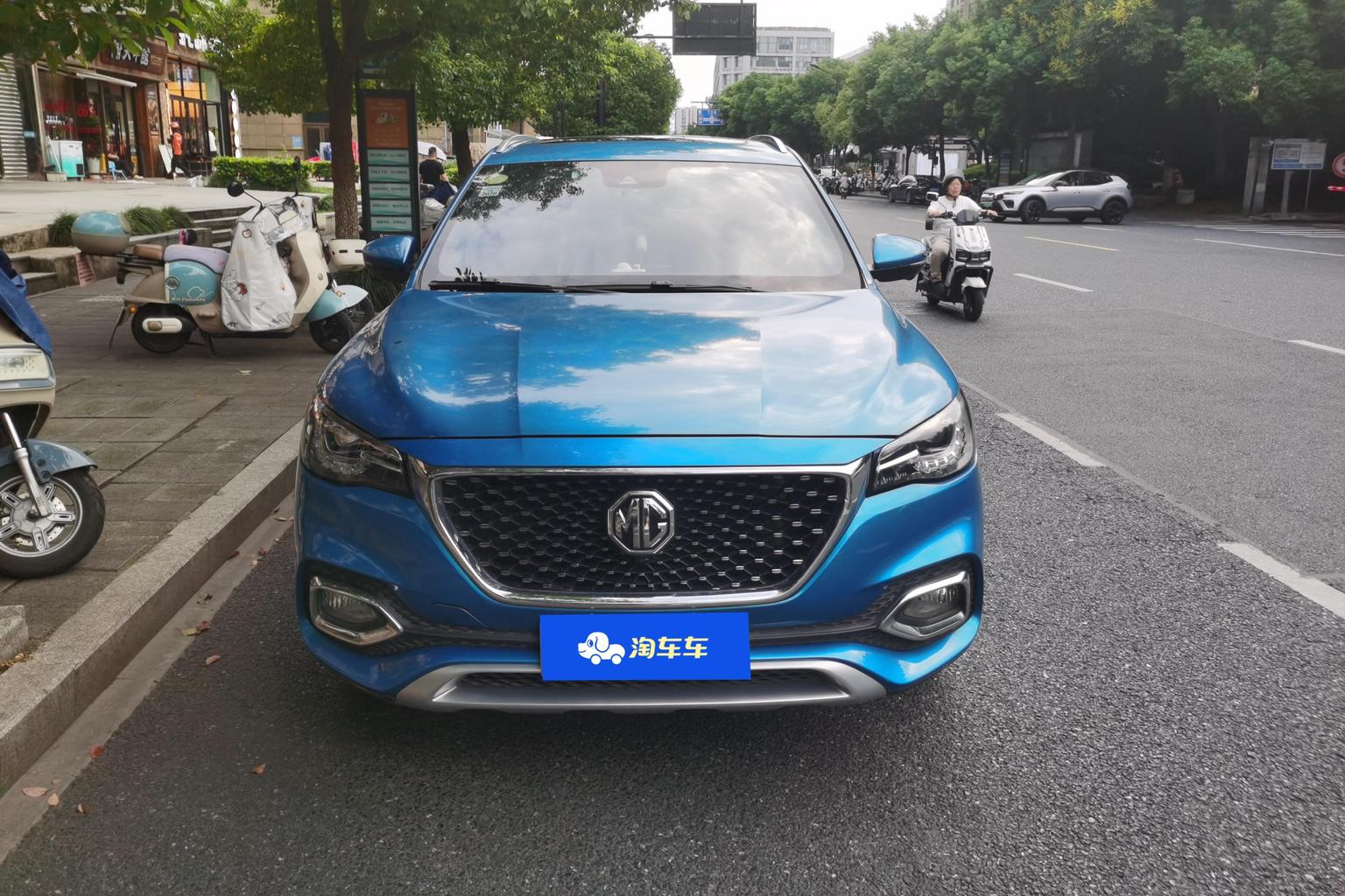 MG HS 2018 30T AT Trophy V