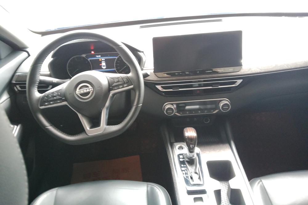 Заказать Nissan Teana 2022 года за 2 092 984 ₽  из Китая