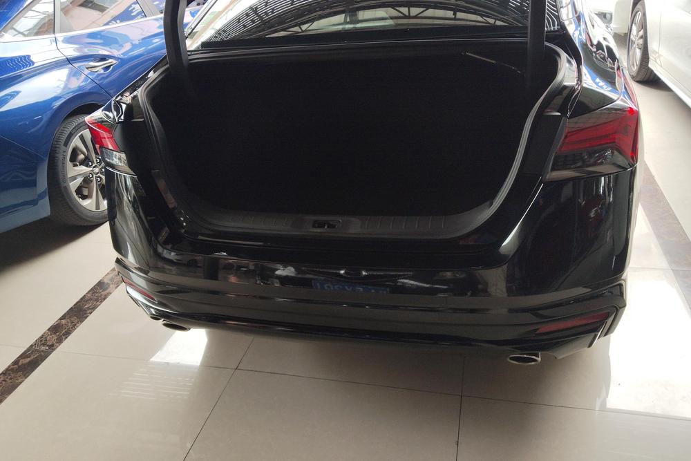 Заказать Nissan Teana 2022 года за 2 092 984 ₽  из Китая