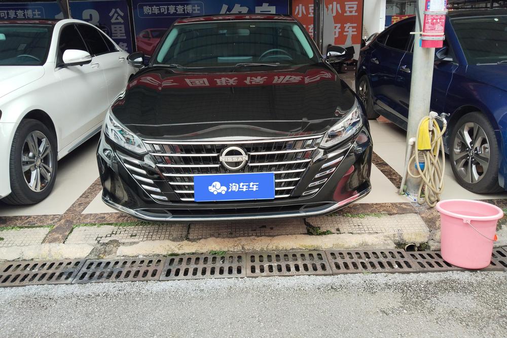 Заказать Nissan Teana 2022 года за 2 092 984 ₽  из Китая
