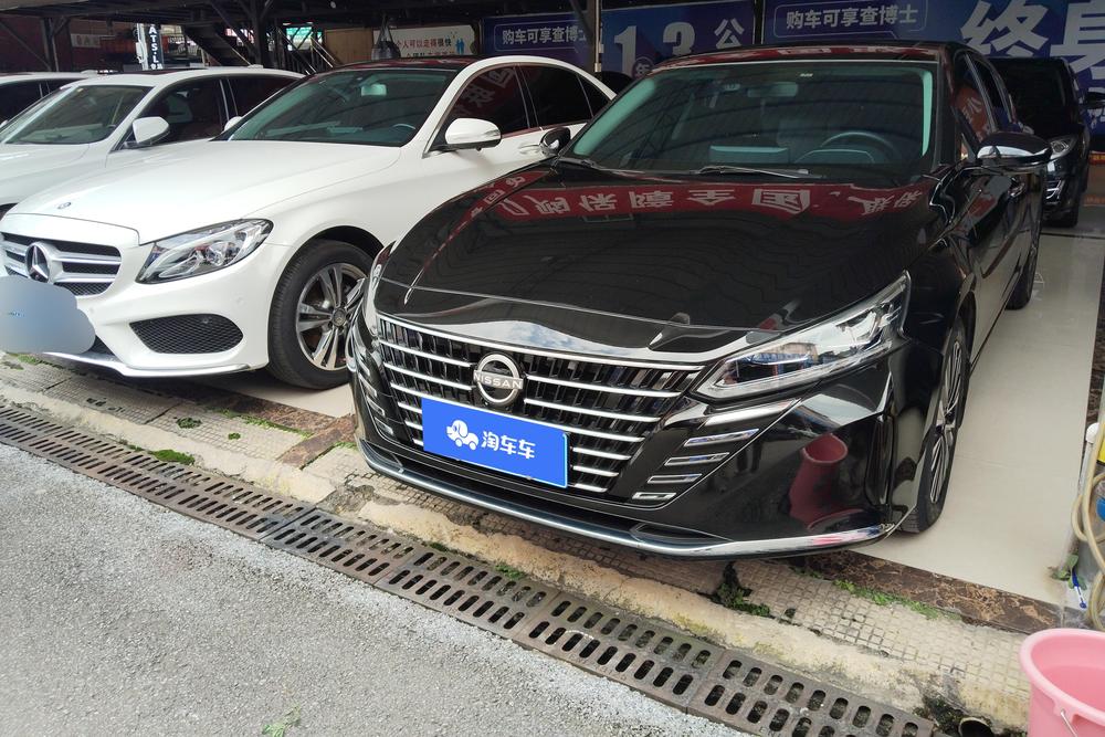 Заказать Nissan Teana 2022 года за 2 092 984 ₽  из Китая