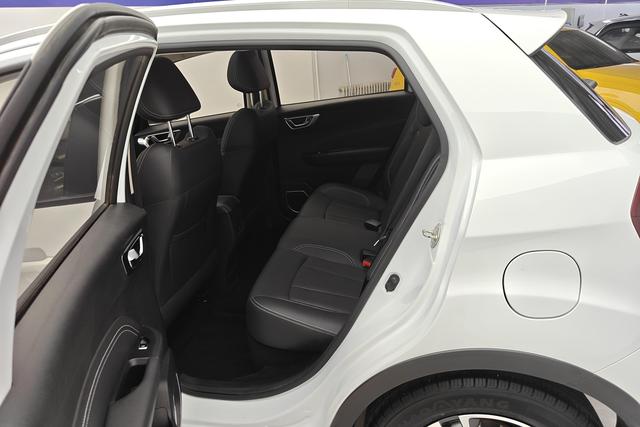 Geely Vision X3 2019 — фото 15