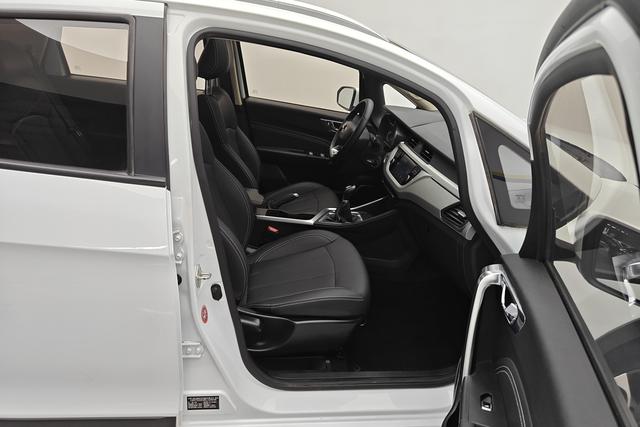 Geely Vision X3 2019 — фото 16