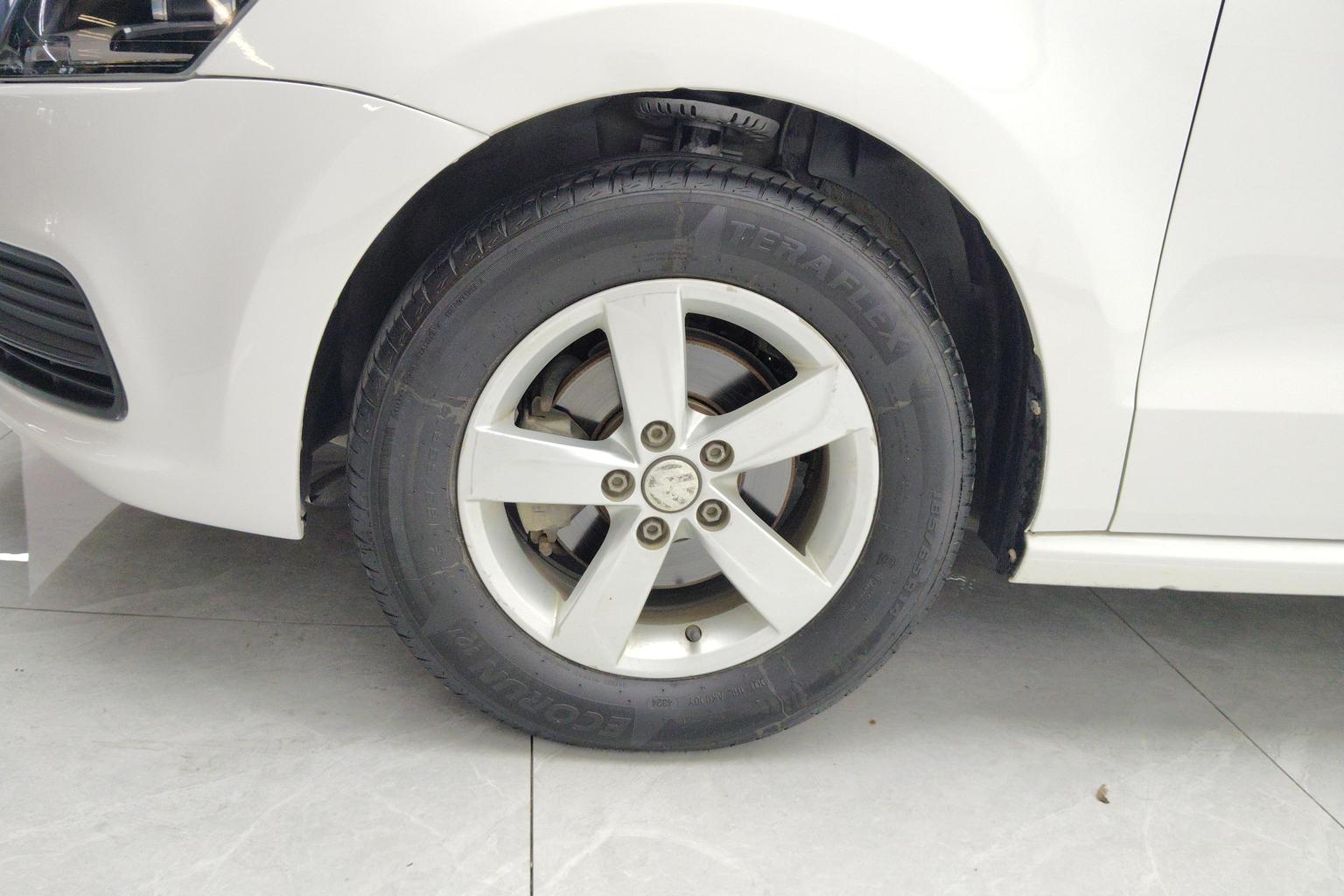 Volkswagen Polo 2016 1.4L AT