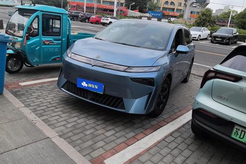Venucia VX6