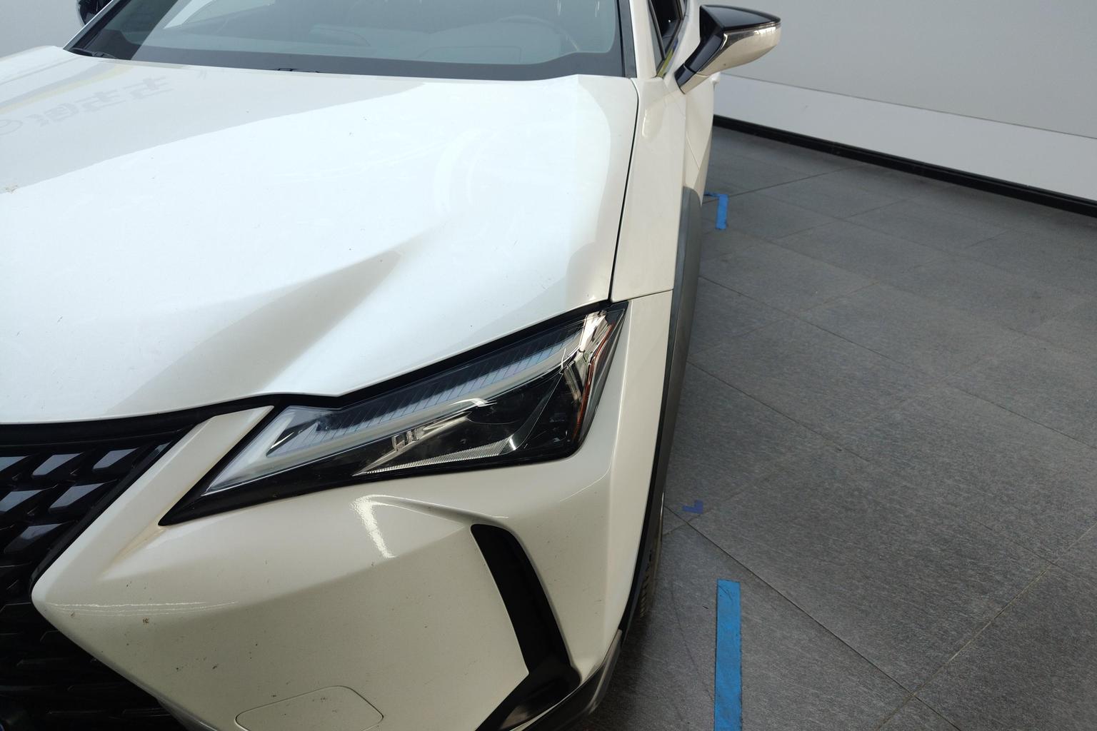 Lexus UX 2020 260h VI