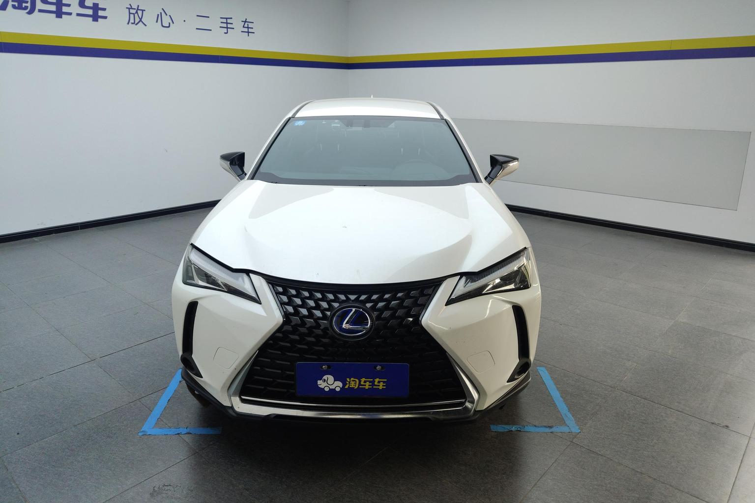 Lexus UX 2020 260h VI