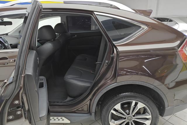 Luxgen You6 SUV 2017 — фото 16