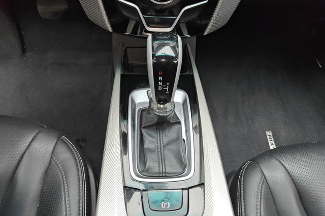 Luxgen You6 SUV 2017 — фото 14
