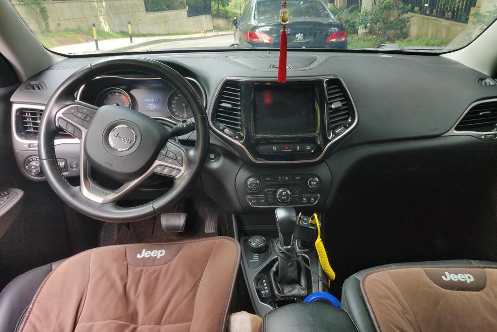 Jeep Cherokee, фото 12