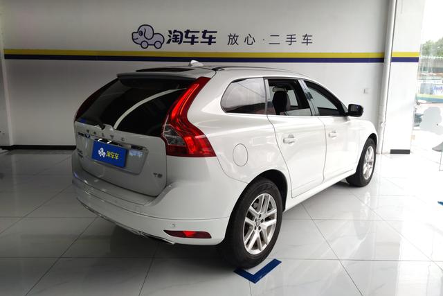 VOLVO XC60 2017 — фото 3