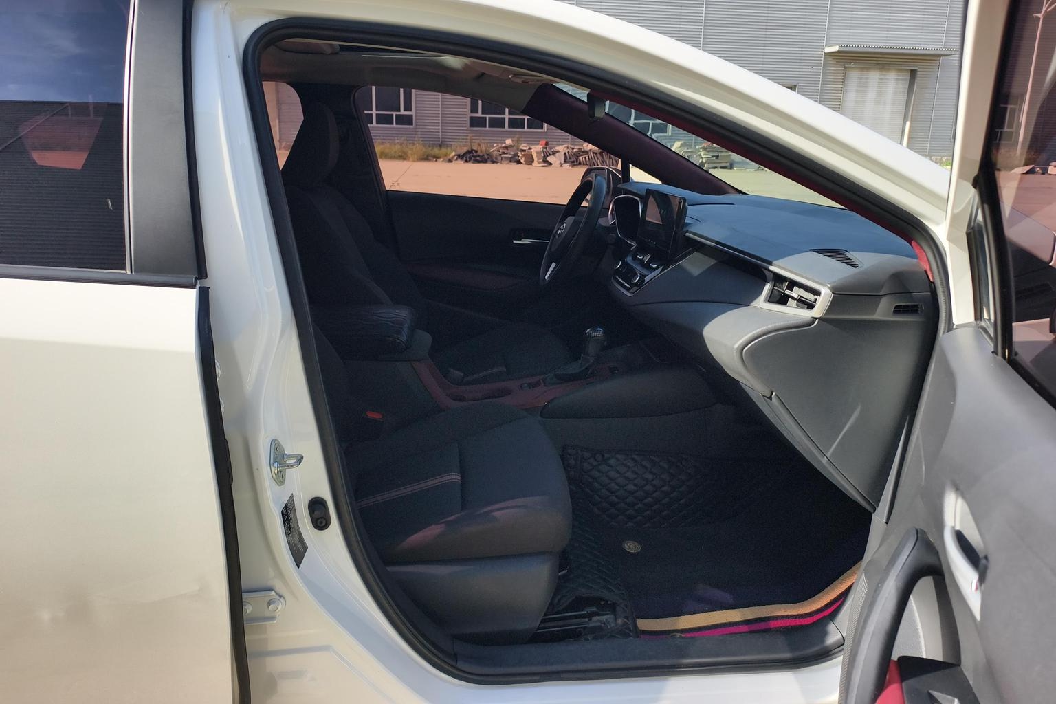 Toyota Corolla Levin 2024 1.8L Luxury