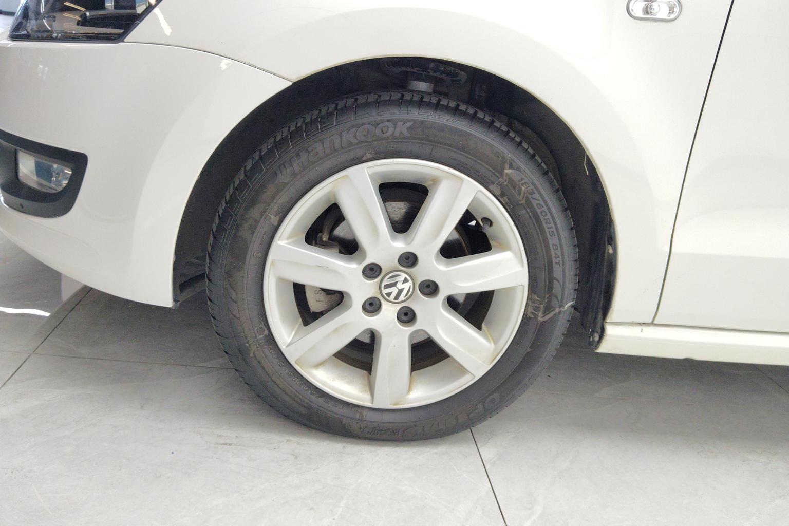 Volkswagen Polo 2013 1.6L AT Comfort