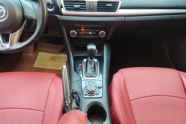 Mazda 3 Axela 2016 — фото 14