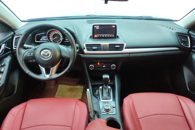 Mazda 3 Axela 2016 — фото 12