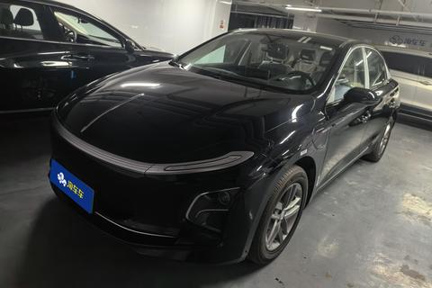 Hongqi E-QM5