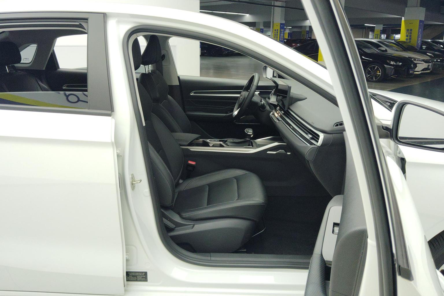 Geely Emgrand 2023 4 Champion 1.5L CVT Luxury