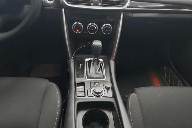 Mazda CX-4 2018 — фото 15