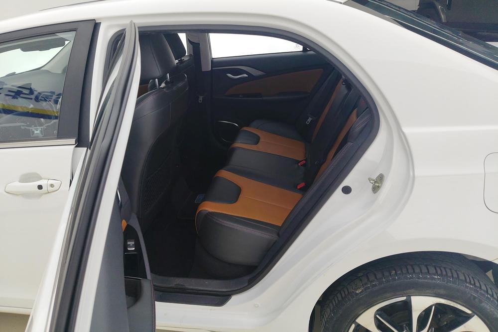 BYD Qin EV, фото 15